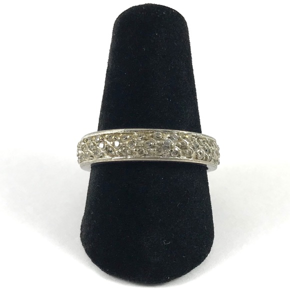 Vintage Jewelry - Beautiful Vintage Silver Rhinestone Ring Size 8
